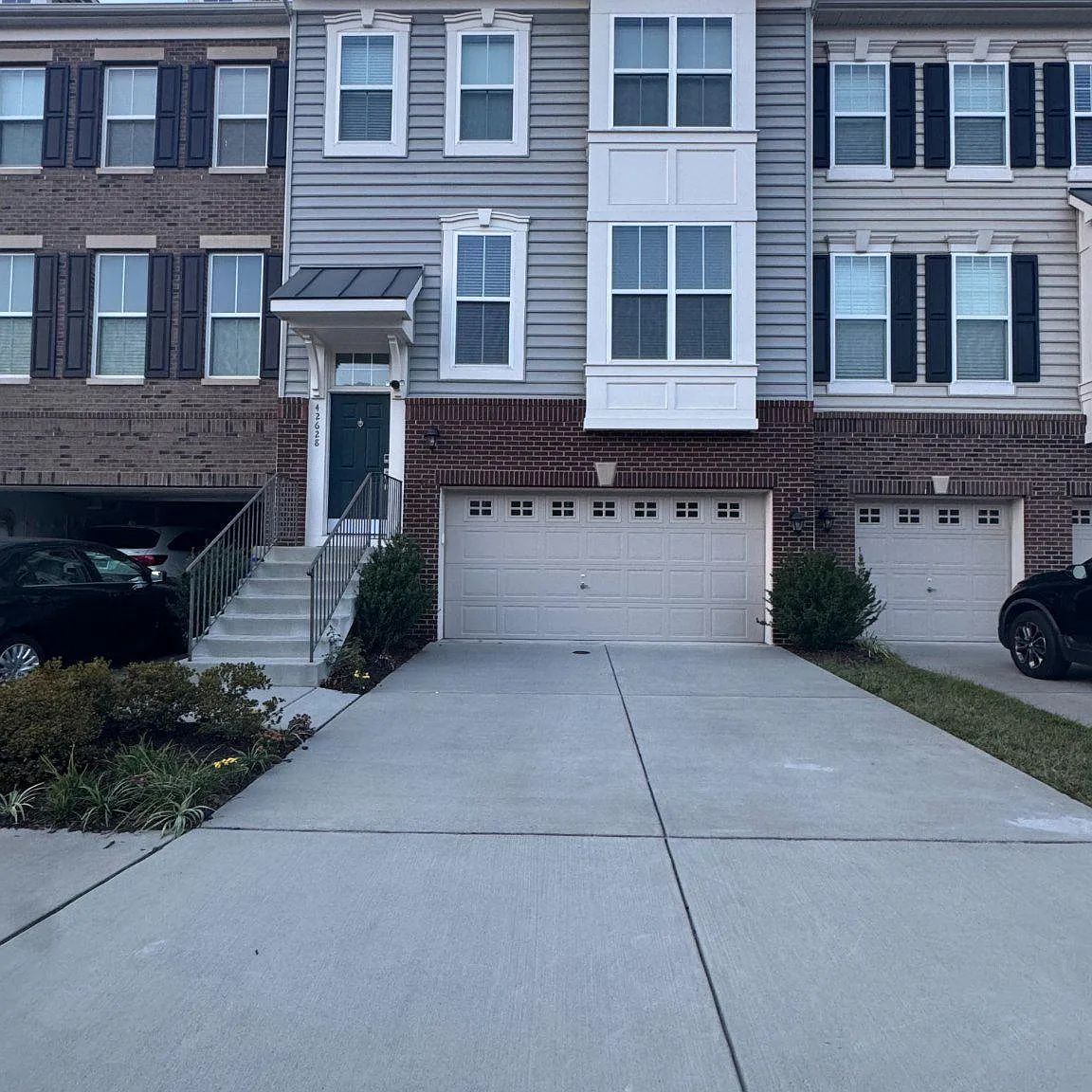 1 bed, 1.0 bath, 2360 sqft, $1,600 — Photo 1