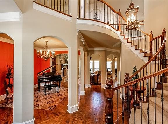 2nd image of 5631 Laguna Dr