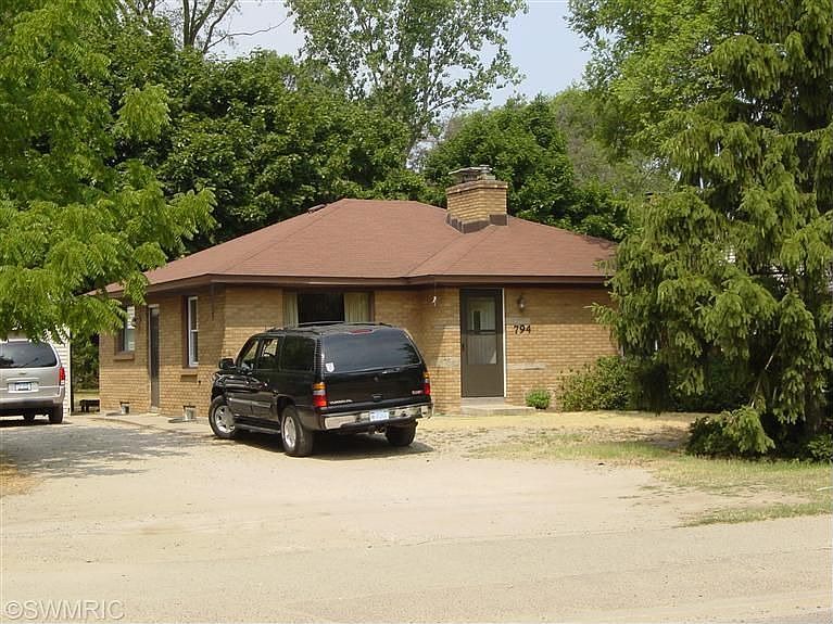 1st image of 794 136th Ave