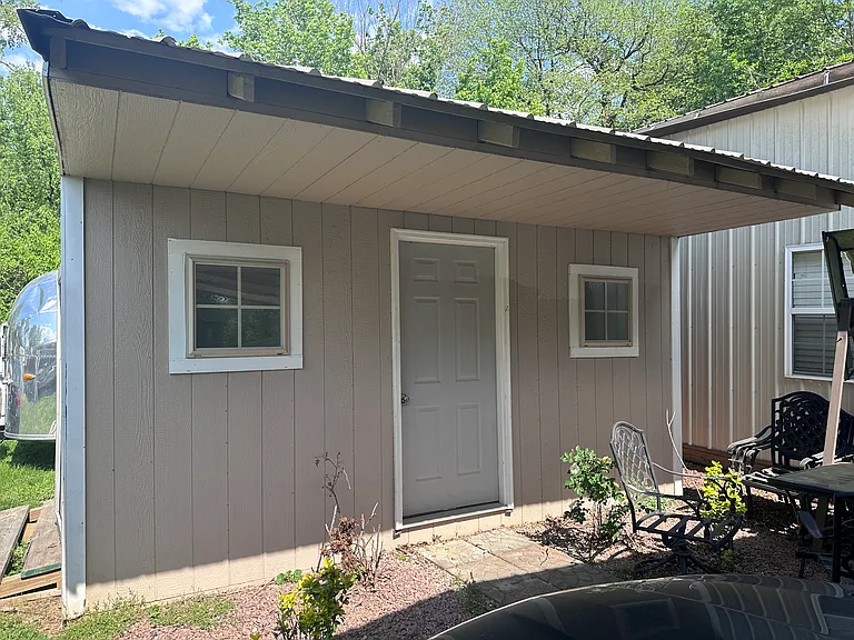 220 Williams St — Photo 13