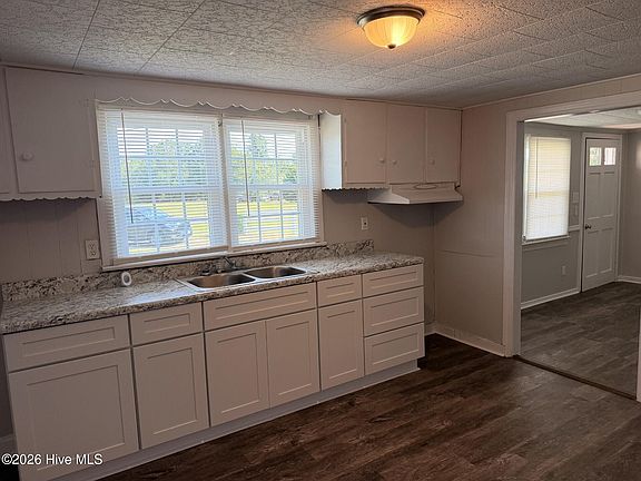 4th image of 159 Cooper Hill Road