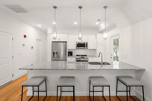 68 Chestnut St #E Photo 1