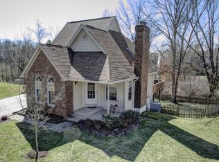 3222 Kinross Cir, Herndon, VA 20171