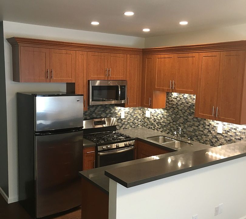 1st image of 234 W Juniper St APT 303