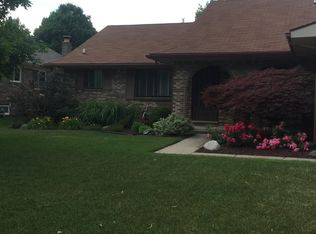 39054 Lapham Dr, Livonia, MI 48154