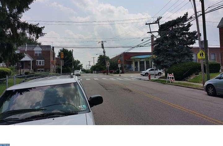 2nd image of 1607 E Gowen Ave