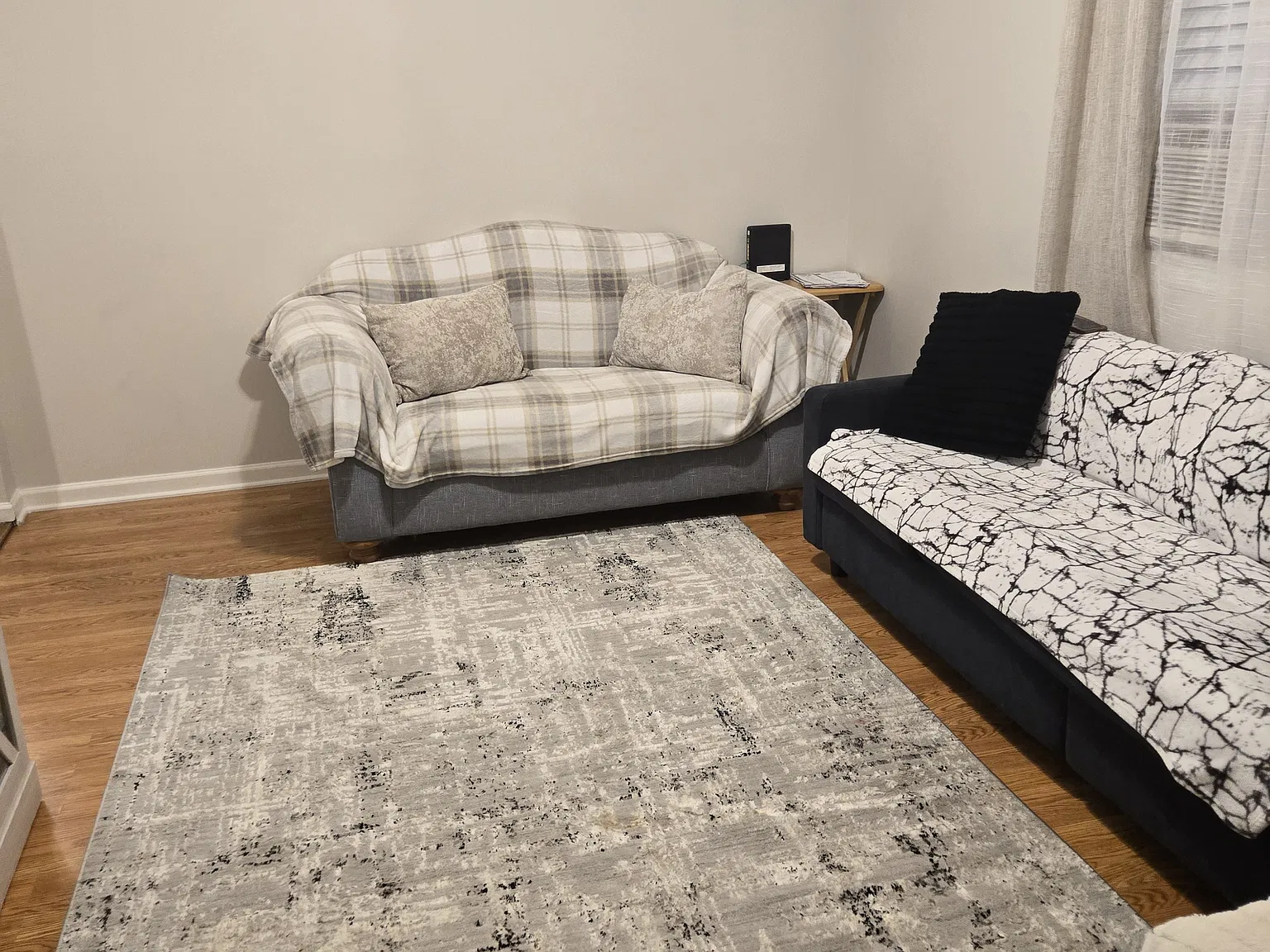 2 bed, 1000 sqft, $2,100 — Photo 2