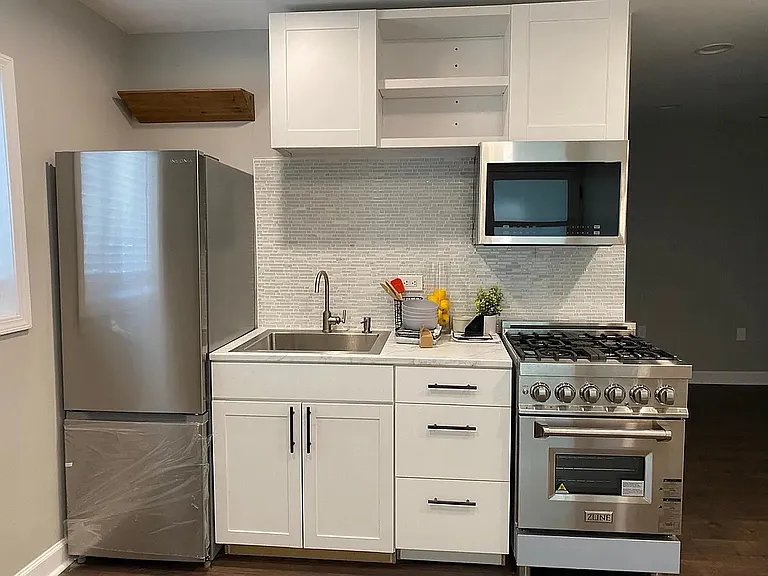 2745 W 38th St #1R — Photo 13