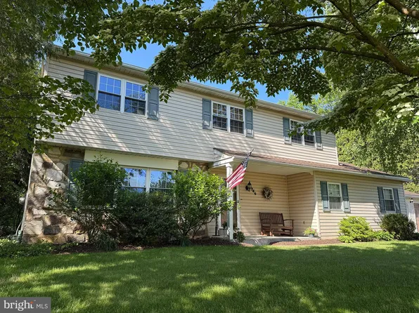 946 Woodlawn Dr, Lansdale, PA 19446