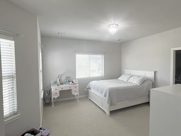 102 Waverly Spire Ct — Photo 30
