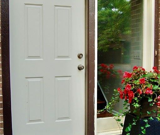 3rd image of 601 Forest Edge Ct