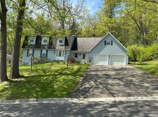 1113 Greenwood Gln, Endwell, NY 13760