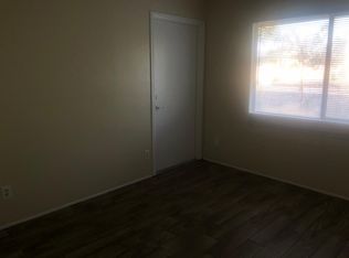 716 W Devonshire Ave #B, Hemet, CA 92543