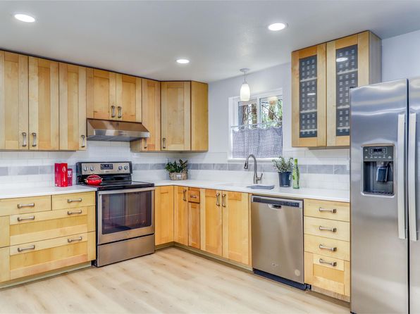 6823 NE Geneva St #A