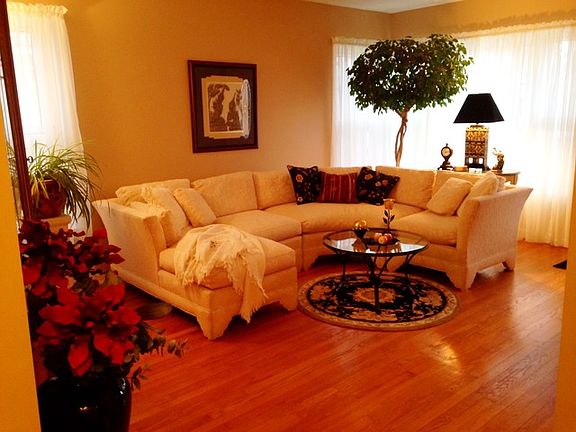 2nd image of 7504 N Oriole Ave
