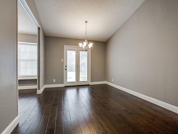 5th image of 4416 Seville Ln