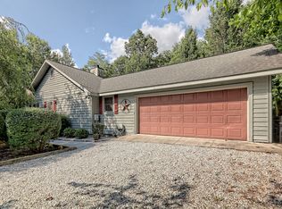 133 Honey Ln, Rabun Gap, GA 30568