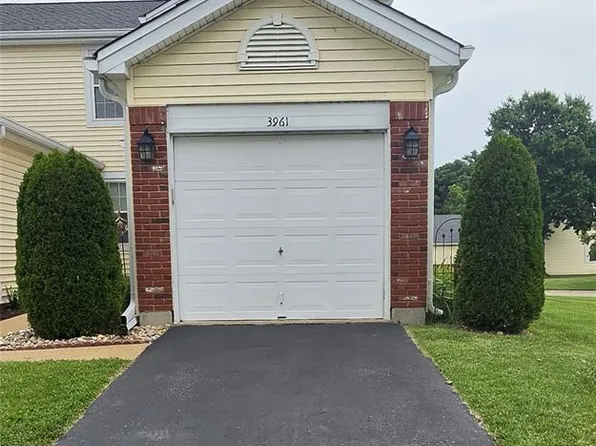 3961 Grand National Dr, Florissant, MO 63034