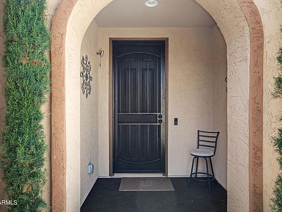 3rd image of 3941 E AUGUSTA Avenue