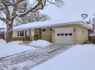2265 Kentucky Ln, Saint Louis Park, MN 55426