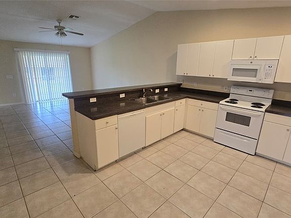 3rd image of 4824 Leonard Blvd S