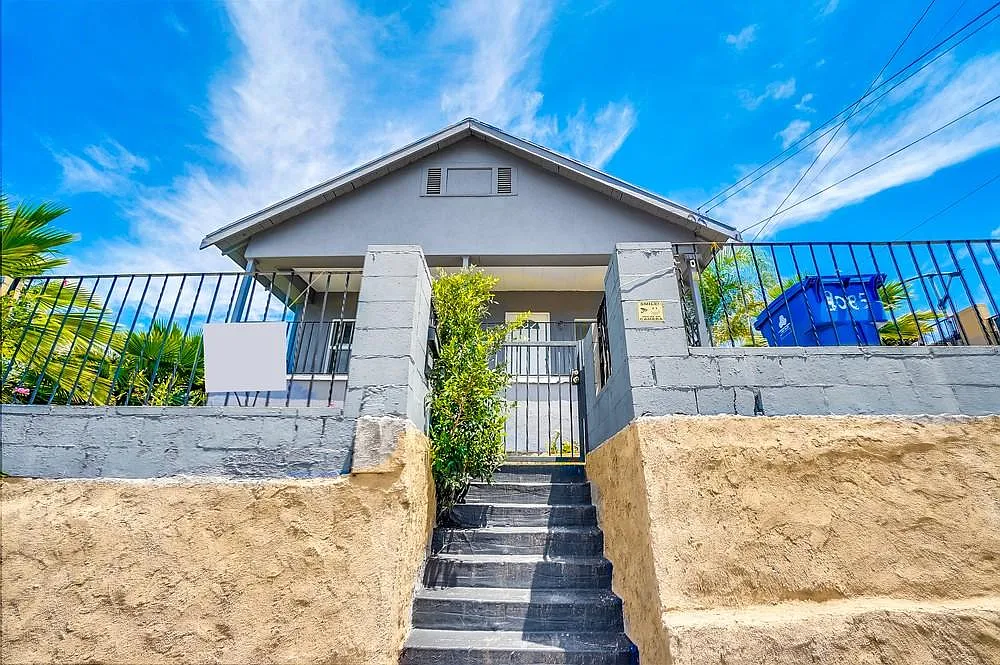 3085 Inez St — Photo 1