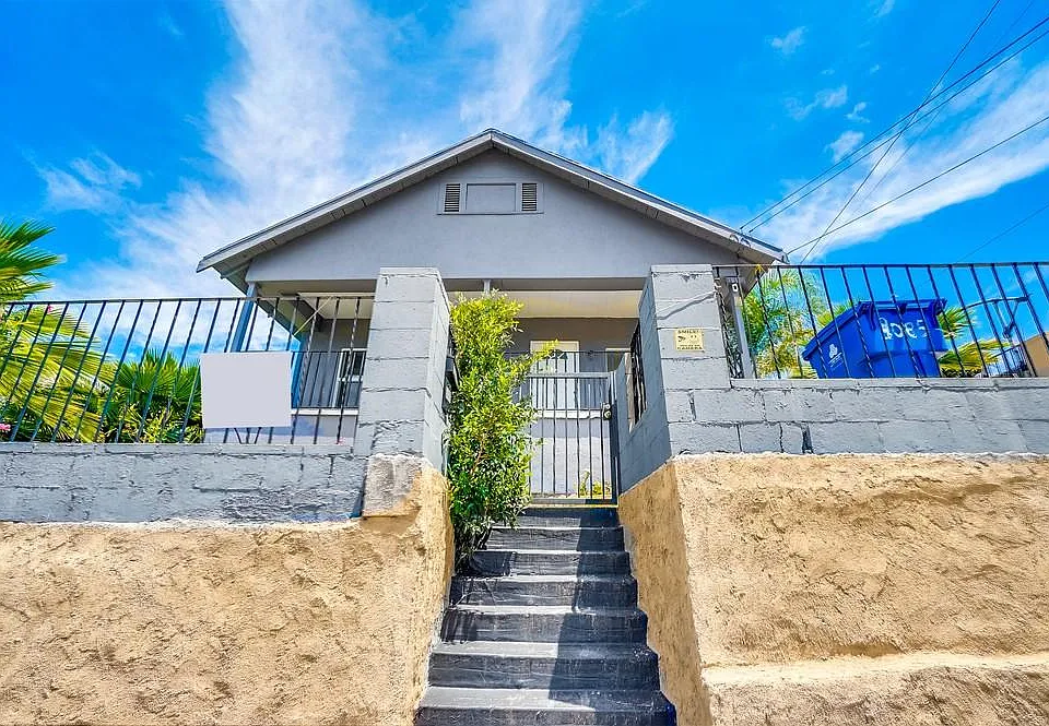 3085 Inez St
