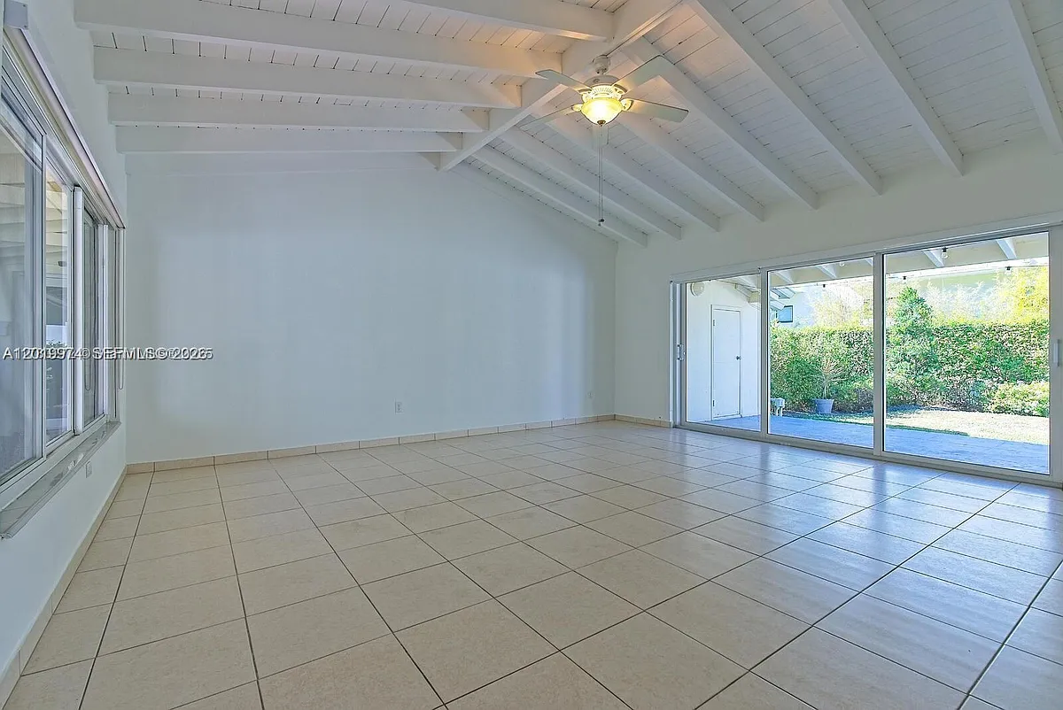 Building Photo - 5400 Orduna Dr #0