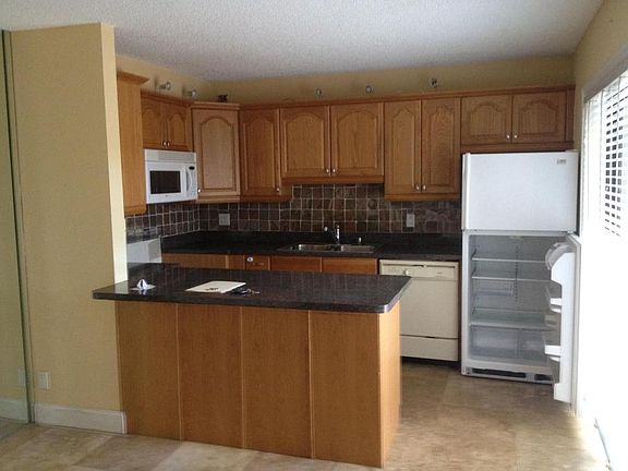 5th image of 178 Woodland Rd