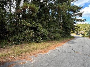 1100 Vass Rd, Spring Lake, NC 28390