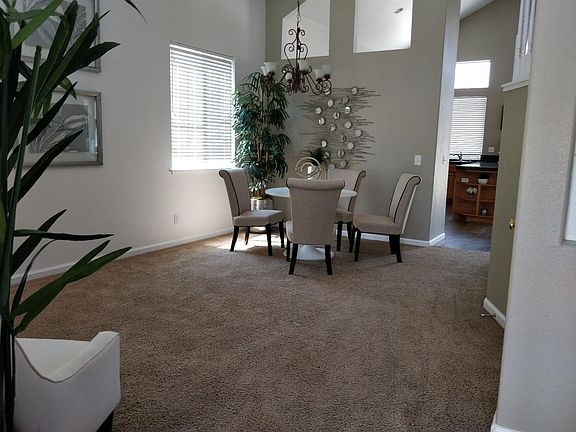 4th image of 1647 Gloria Dr