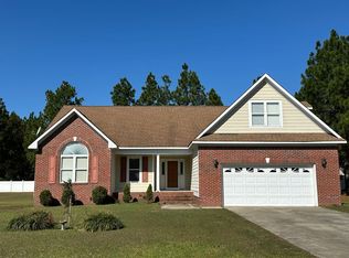 1935 Sunshine Ct, Hope Mills, NC 28348