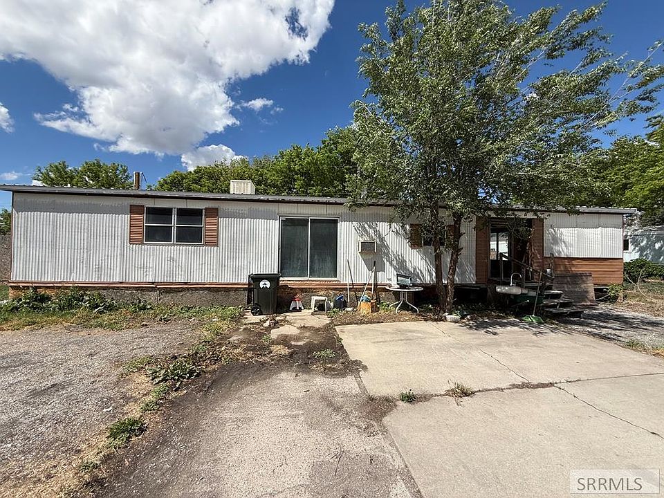 1st image of 1055 Wilson Ave Trailer 21