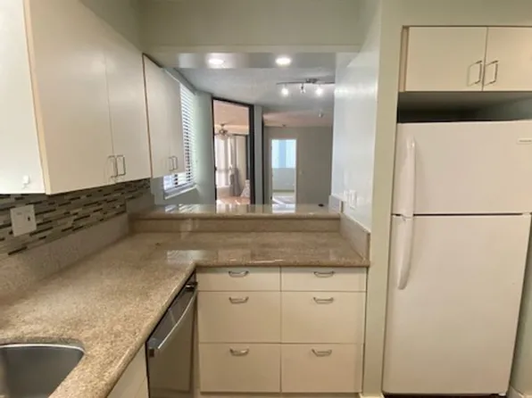 1760 S Beretania St APT 11D, Honolulu, HI 96826