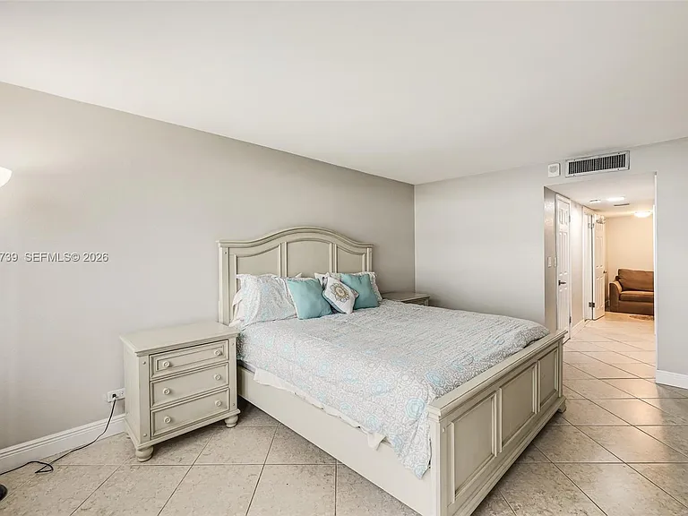 6039 Collins Ave #936 — Photo 23