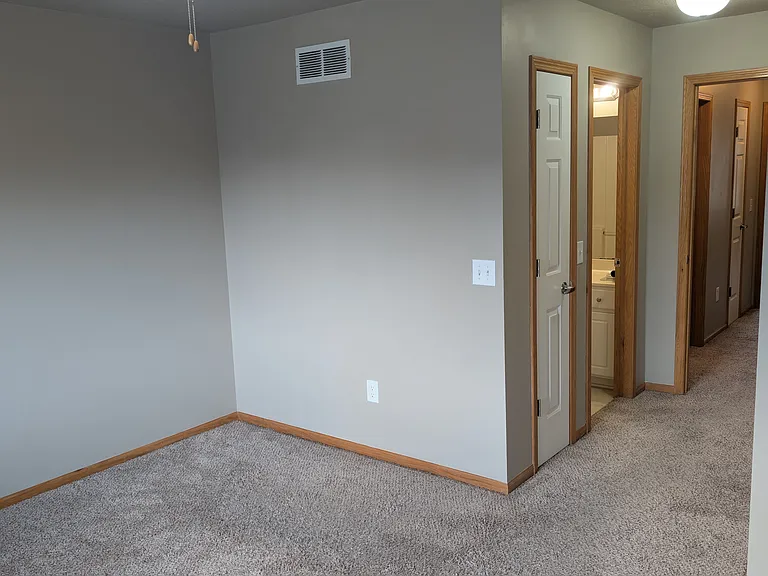 1139 NE 7th Ln — Photo 15