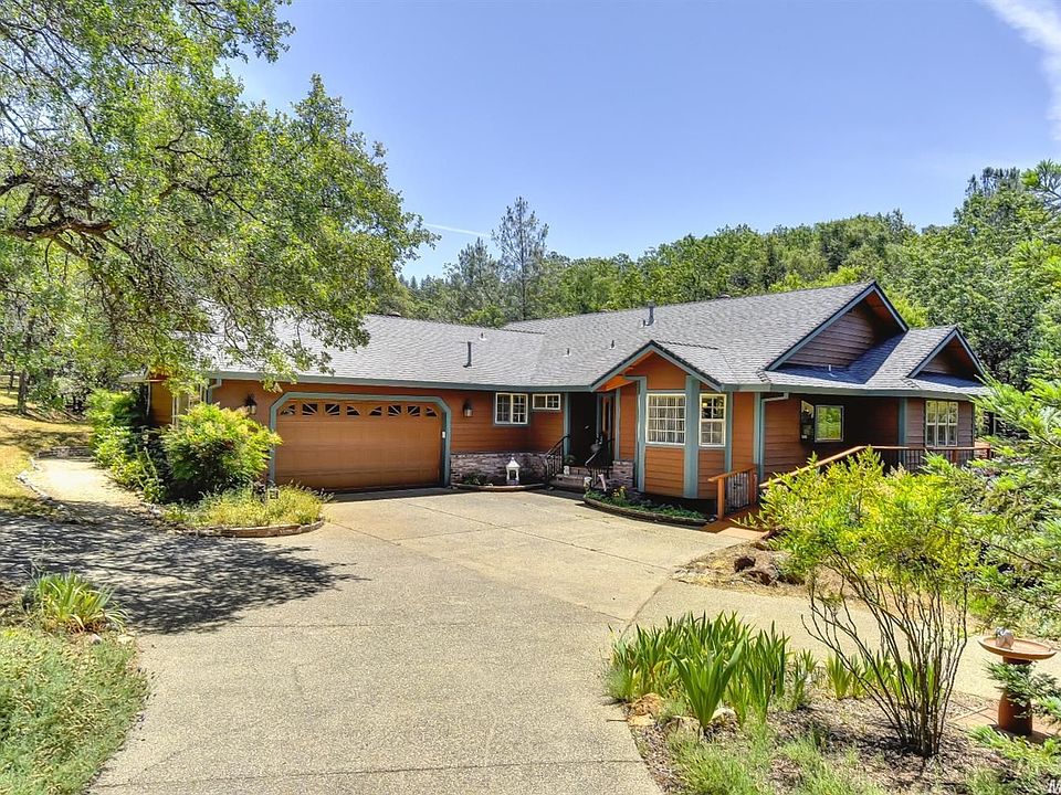 1st image of 2102 American River Trl