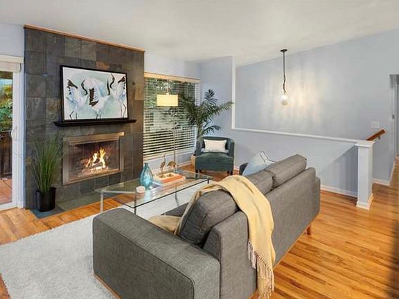 5th image of 16639 SE 26th Pl