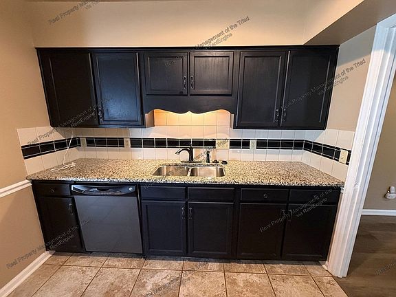 5th image of 3925 Cobblestone Bend Dr