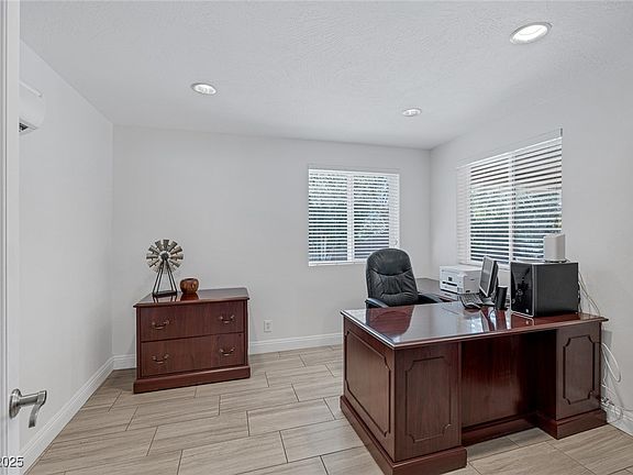 5th image of 645 Paloma Dr