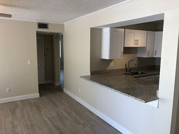 2nd image of 603 S Melville Ave APT 13