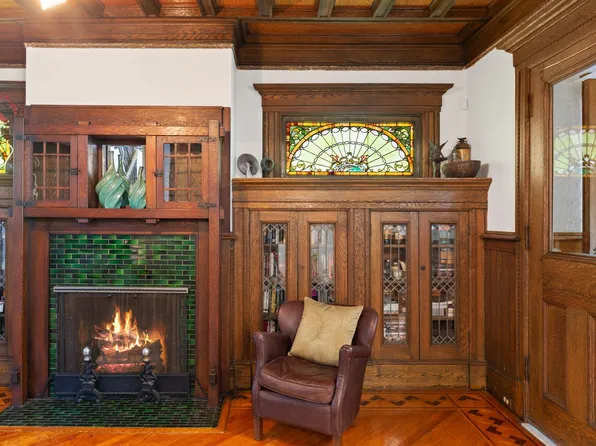 685 East 22nd Street image 4 of 38