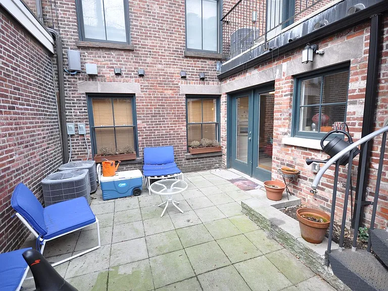 658 Massachusetts Ave #1F — Photo 6