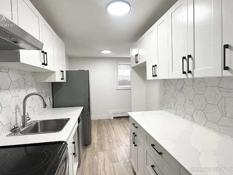 1459 Trafalgar St #104 — Photo 2