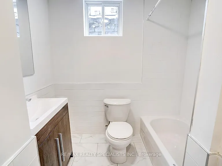 4 Garrow Ave #1 — Photo 19