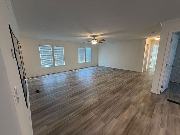 3rd image of 2158 Meadow Ridge Rd