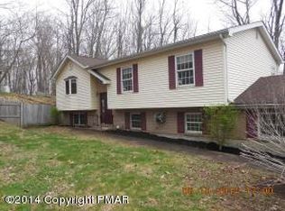 22 Brunswick Dr, Mount Pocono, PA
