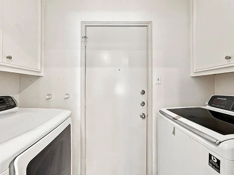 2207 Lancaster Gate Cv — Photo 20