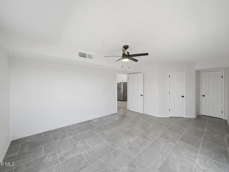 821 Los Lagos Way #B — Photo 13