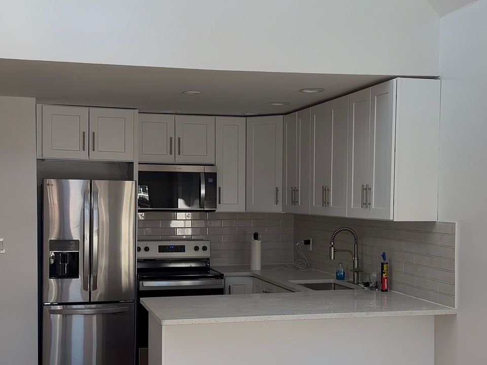 2nd image of 64 E 57th St Floor 2